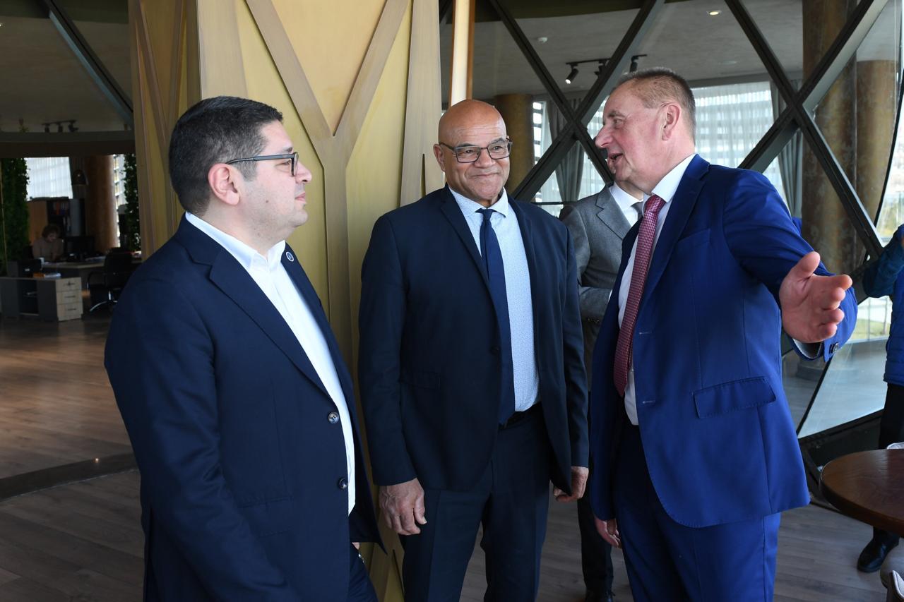 Beynəlxalq federasiya rəhbərləri Bakıda avarçəkmə məşqlərini izlədilər